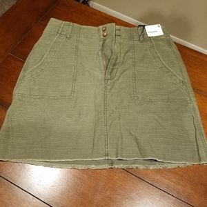 🆕 EXPRESS army green mini skirt size 10